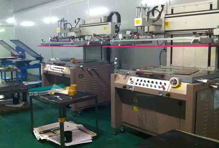 Automatic screen printing room